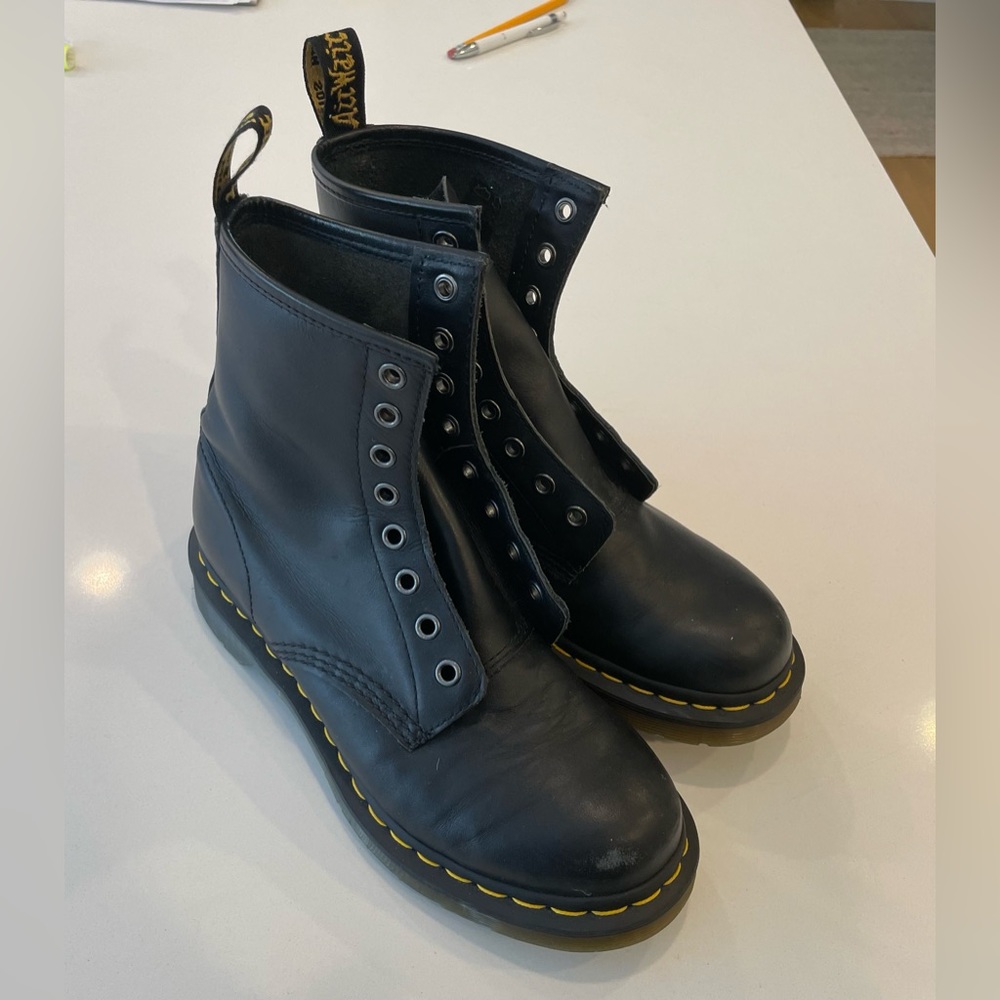 Dr.Martens 1460 Womens Smooth Leather Lace-up Boots